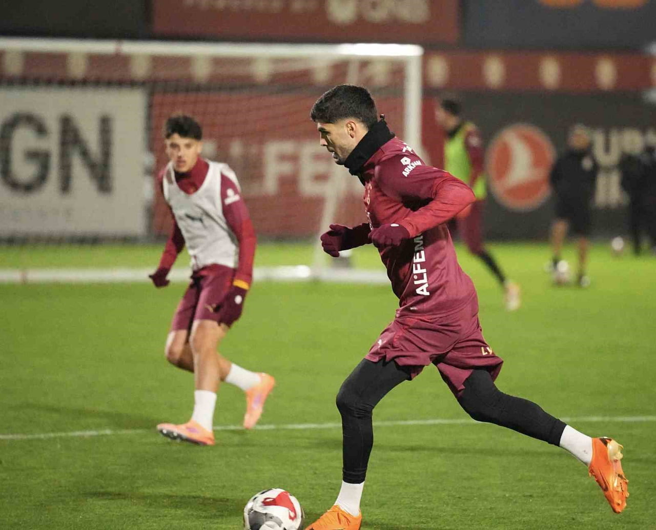 GALATASARAY, TURKCELL SUPER KUPA YARI FİNALİNDE TRABZONSPOR İLE YAPACAĞI MAÇIN HAZIRLIKLARINA...