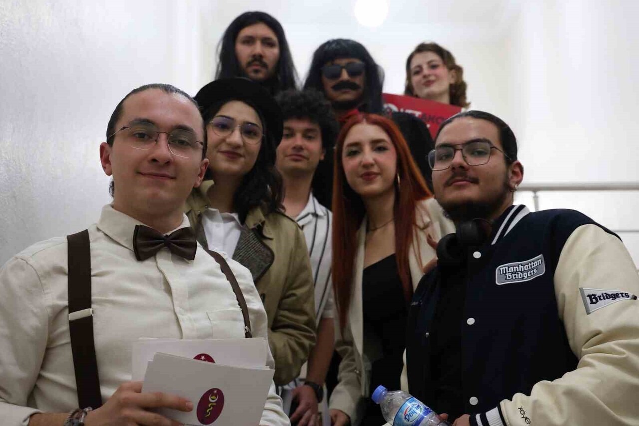 GAZİ MUSTAFA ATAK (SOL EN ÖNDE)