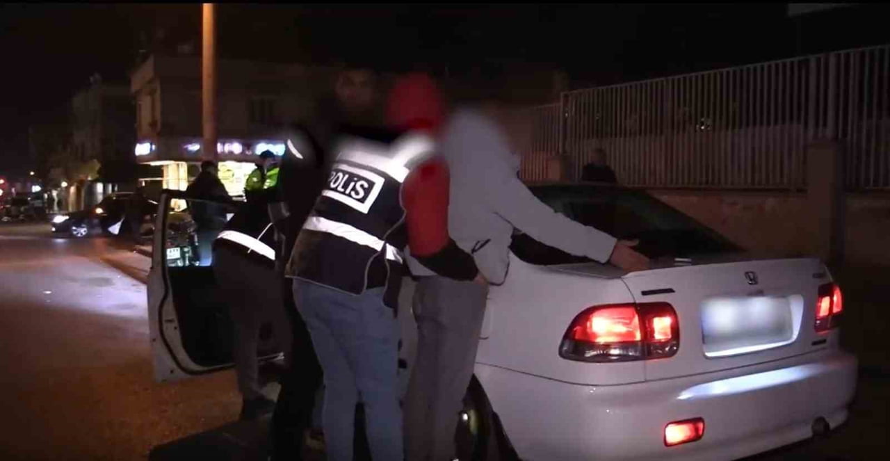 GAZİANTEP'TE POLİS EKİPLERİ TARAFINDAN KENT GENELİNDE GERÇEKLEŞTİRİLEN "HUZUR 27" UYGULAMASI...