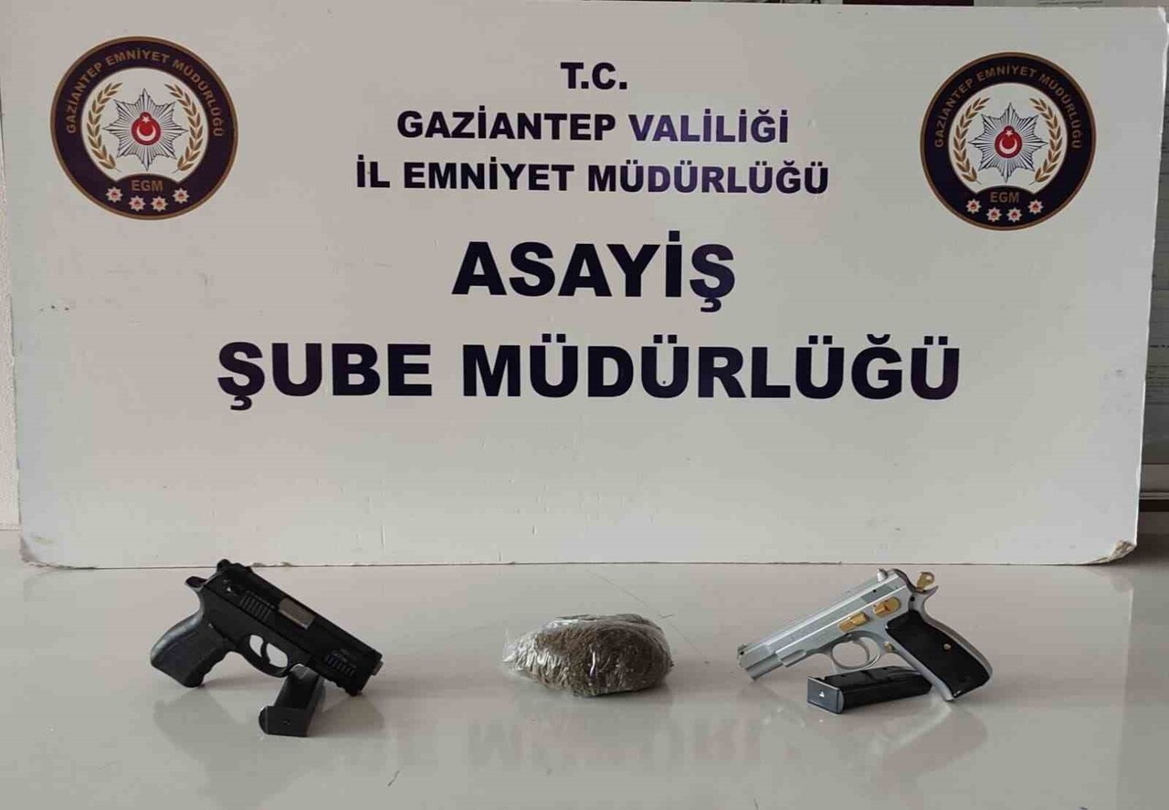 GAZİANTEP’TE İKİ İŞ YERİNE SİLAHLA ATEŞ EDİLMESİYLE İLGİLİ 5 KİŞİ YAKALANDI