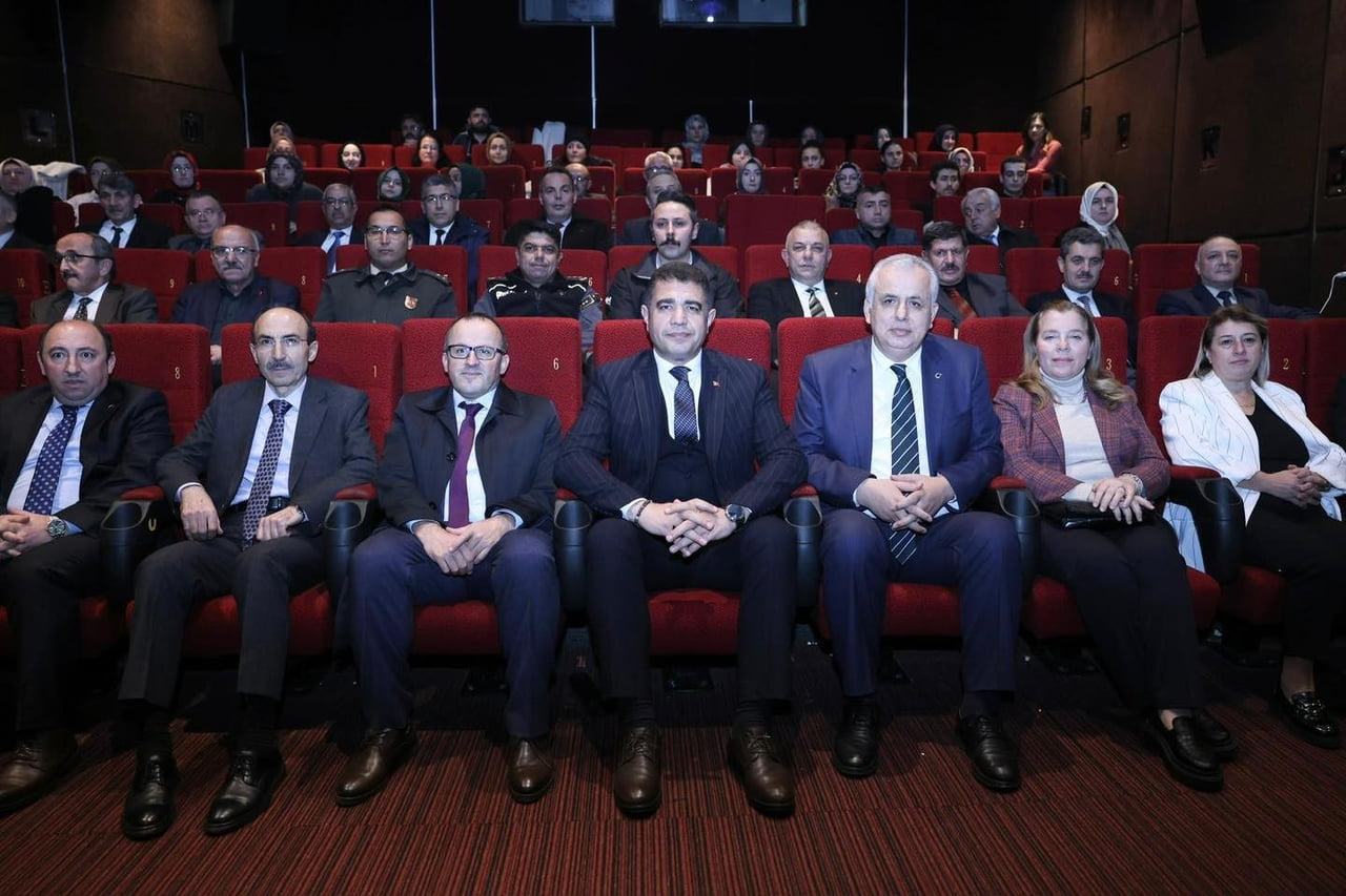 GAZZE’DE ACIMASIZCA HAYATTAN KOPARILAN 6 YAŞINDAKİ HİND RAJAB’IN SESİNİN TÜM DÜNYAYA DUYURULMASINI...