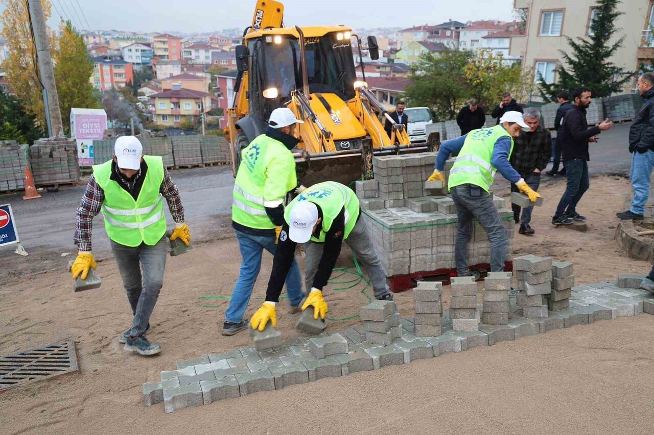 GEBZE’DE TAMAMLANAN ALTYAPI ÇALIŞMALARININ ARDINDAN BELEDİYE EKİPLERİ ÜSTYAPIDA YOĞUN MESAİYE...