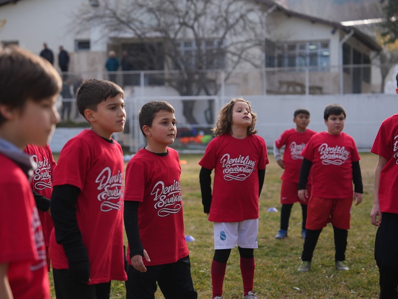 GELECEĞİN FUTBOLCULARI ÇOCUKLAR İÇİN DÜZENLENEN "GELECEĞİN YILDIZLARI FUTBOL VE GELİŞİM KAMPI"...