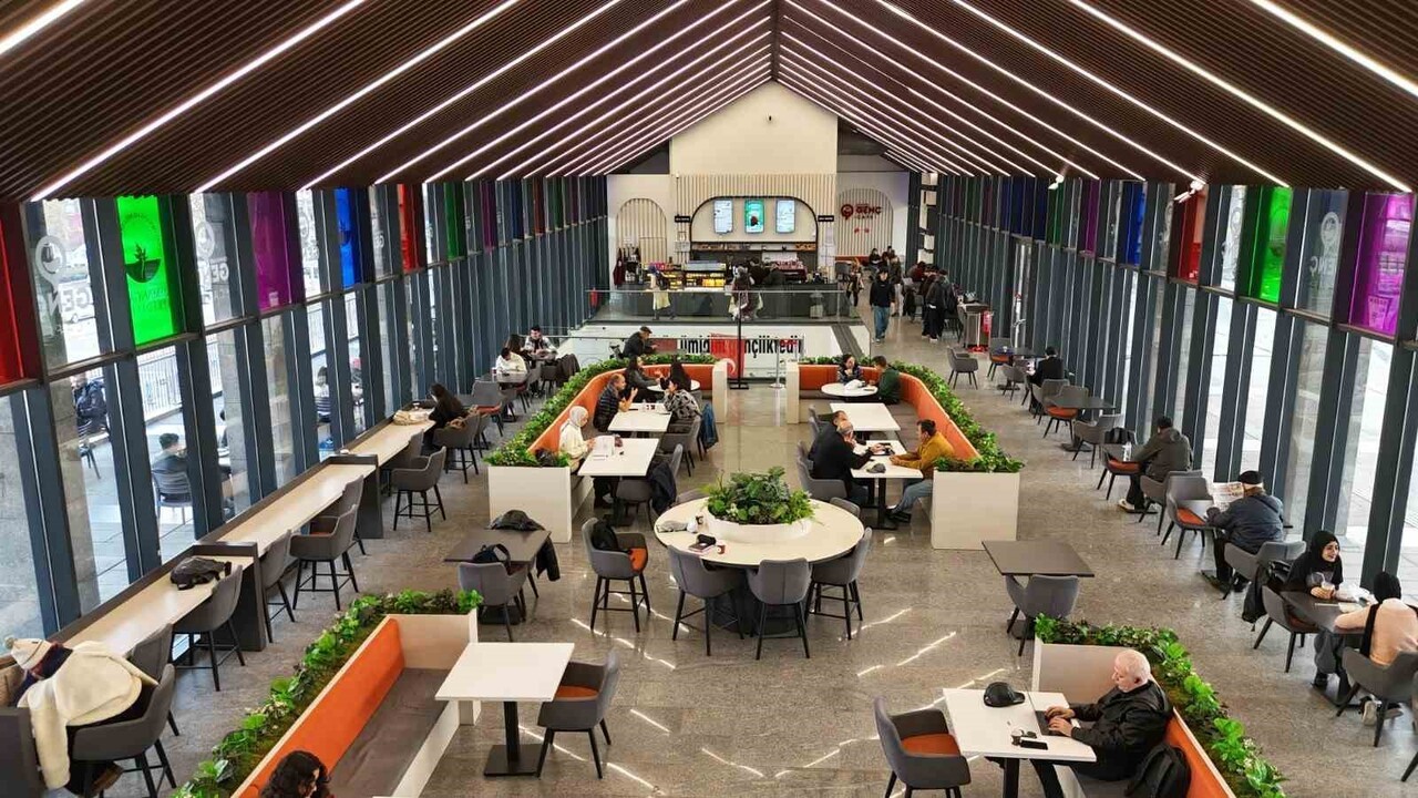 GENÇ KAFE'LER, ÖZELLİKLE GENÇLER BAŞTA OLMAK ÜZERE TÜM BURSALILAR TARAFINDAN YOĞUN İLGİ...