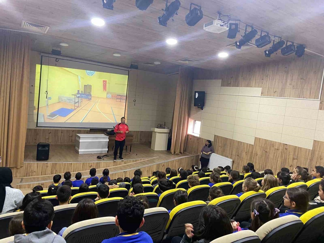 GENÇLİK VE SPOR BAKANLIĞI TARAFINDAN SPORUN TABANA YAYILMASI VE GELECEĞİN MİLLİ SPORCULARININ...