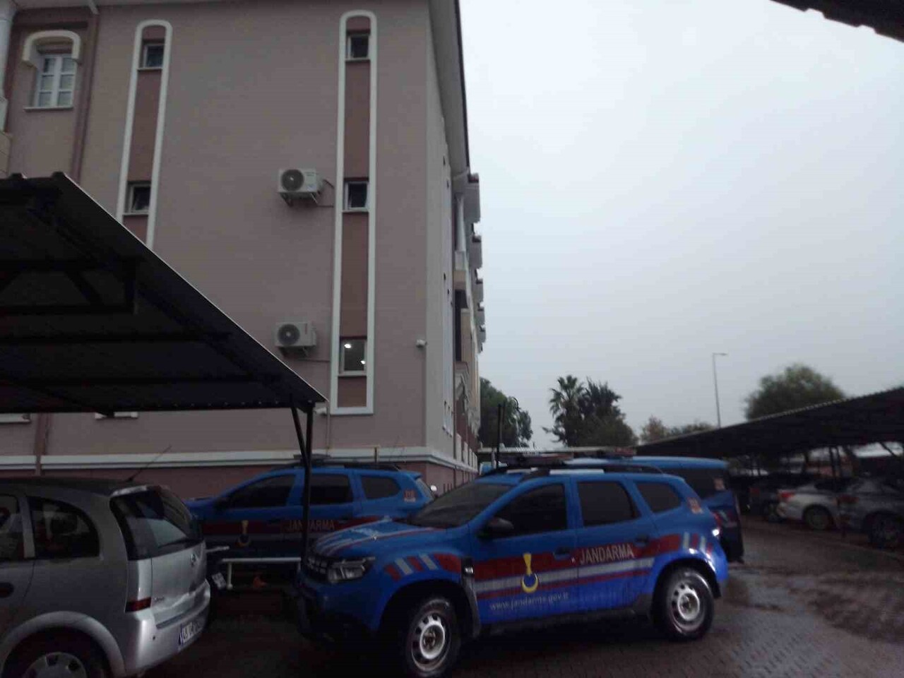 GÖÇMEN KAÇAKÇILIĞI OPERASYONUNDA 10 TUTUKLAMA