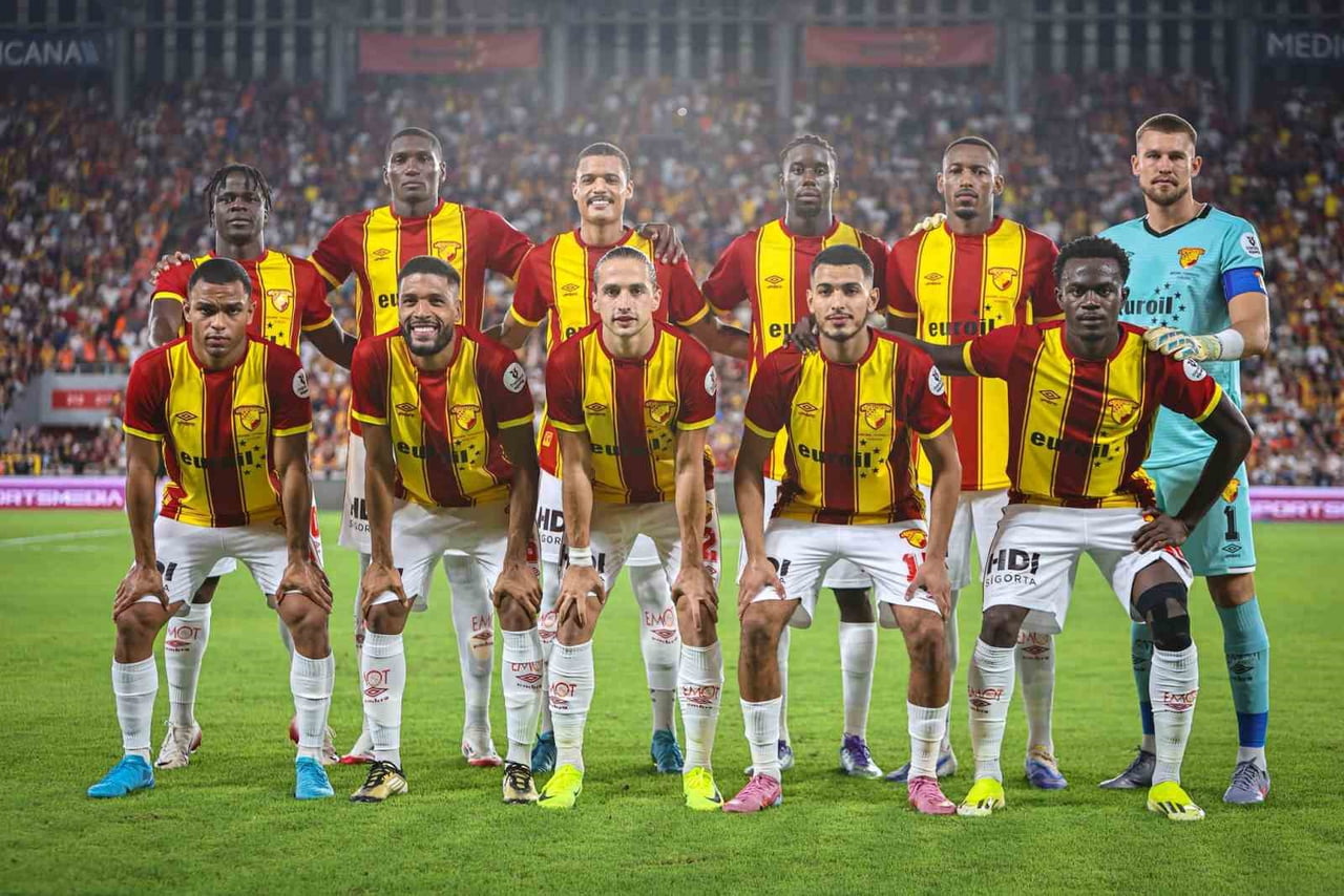 GÖZTEPE, TRENDYOL SÜPER LİG’İN İLK DEVRESİNDE OYNADIĞI 17 MAÇTA KALESİNDE YALNIZCA 9 GOL GÖREREK...
