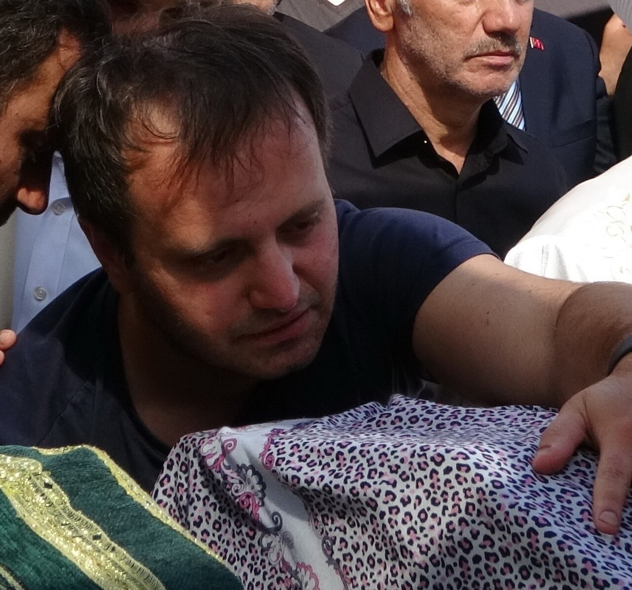 GÜLŞAH KARAMAN KIYAK VE ÇOCUĞUNUN CENAZE TÖRENİ (ARŞİV)