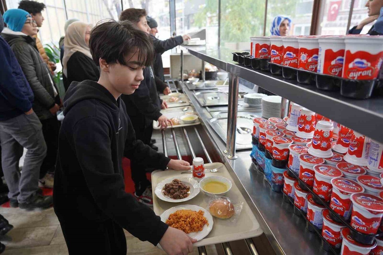 GÜRCİSTAN'DA DÜŞEN ASKERİ KARGO UÇAĞINDA ŞEHİT OLAN İLHAN ONGAN'IN ANISINA BİLECİK'TE BİNLERCE...