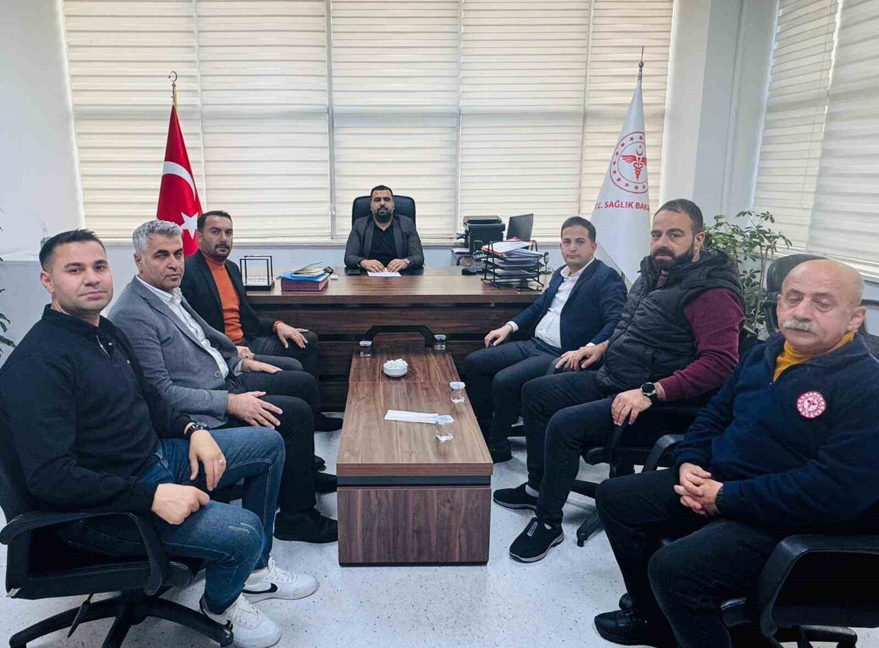 HAK-İŞ DİYARBAKIR İL BAŞKANI VE ÖZ SAĞLIK İŞ ŞUBE BAŞKANI MEHMET AKÜZÜM, ACİL SAĞLIK HİZMETLERİ...