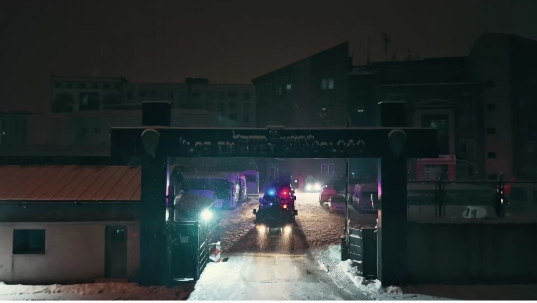 HAKKARİ'NİN YÜKSEKOVA İLÇESİNDE 'TORBACI' DİYE ADLANDIRILAN SOKAK SATICILARINA YÖNELİK DÜZENLEN...