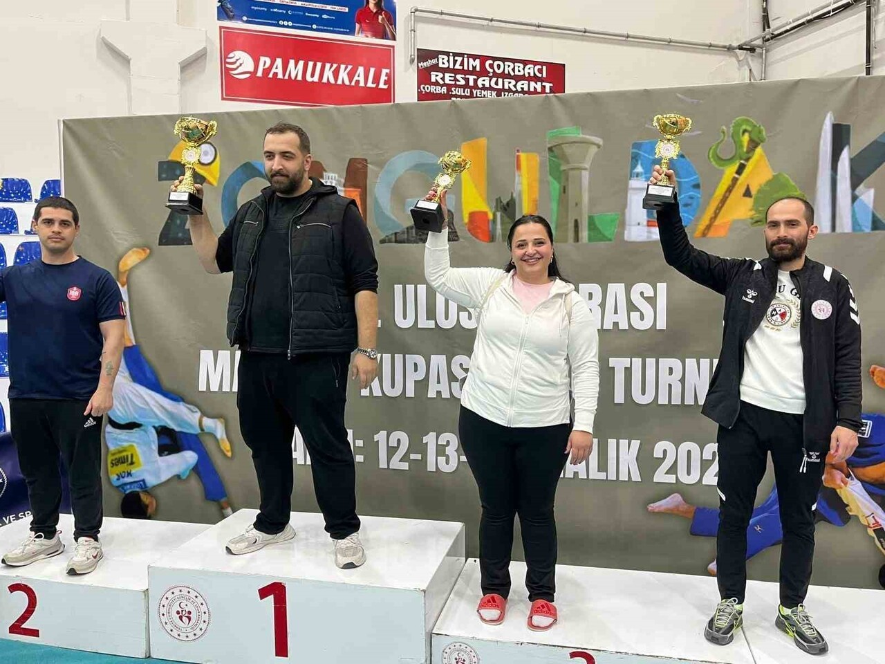 HAKKARİLİ SPORCULAR, 9. ULUSLARARASI MADENCİ KUPASI JUDO TURNUVASI’NDA ÖNEMLİ BAŞARILARA İMZA...