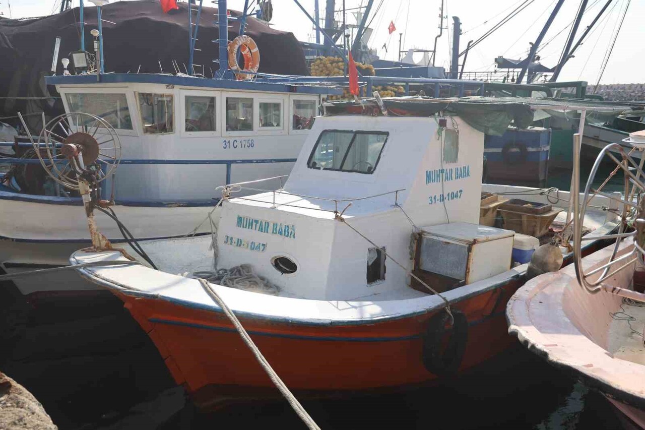 HATAY'IN SAMANDAĞ İLÇESİNDE TEKNESİYLE AKDENİZ’E AÇILAN VE 12 GÜNDÜR KENDİSİNDEN HABER ALINAMAYAN...