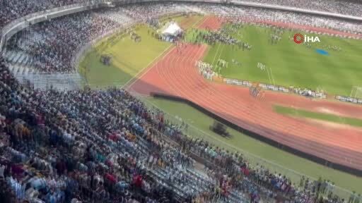 Hindistan'da dünyaca ünlü futbol efsanesi Lionel Messi ile bir araya gelmek izlemek için yüksek...