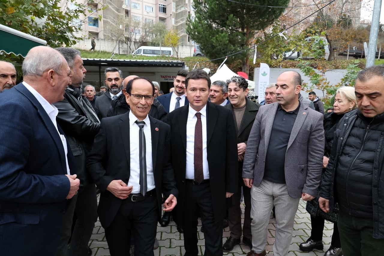 HİZMET ANLAYIŞINI SAHADA ŞEKİLLENDİREN VE HER HAFTA FARKLI BİR MAHALLEDE CUMA NAMAZINI KILARAK...