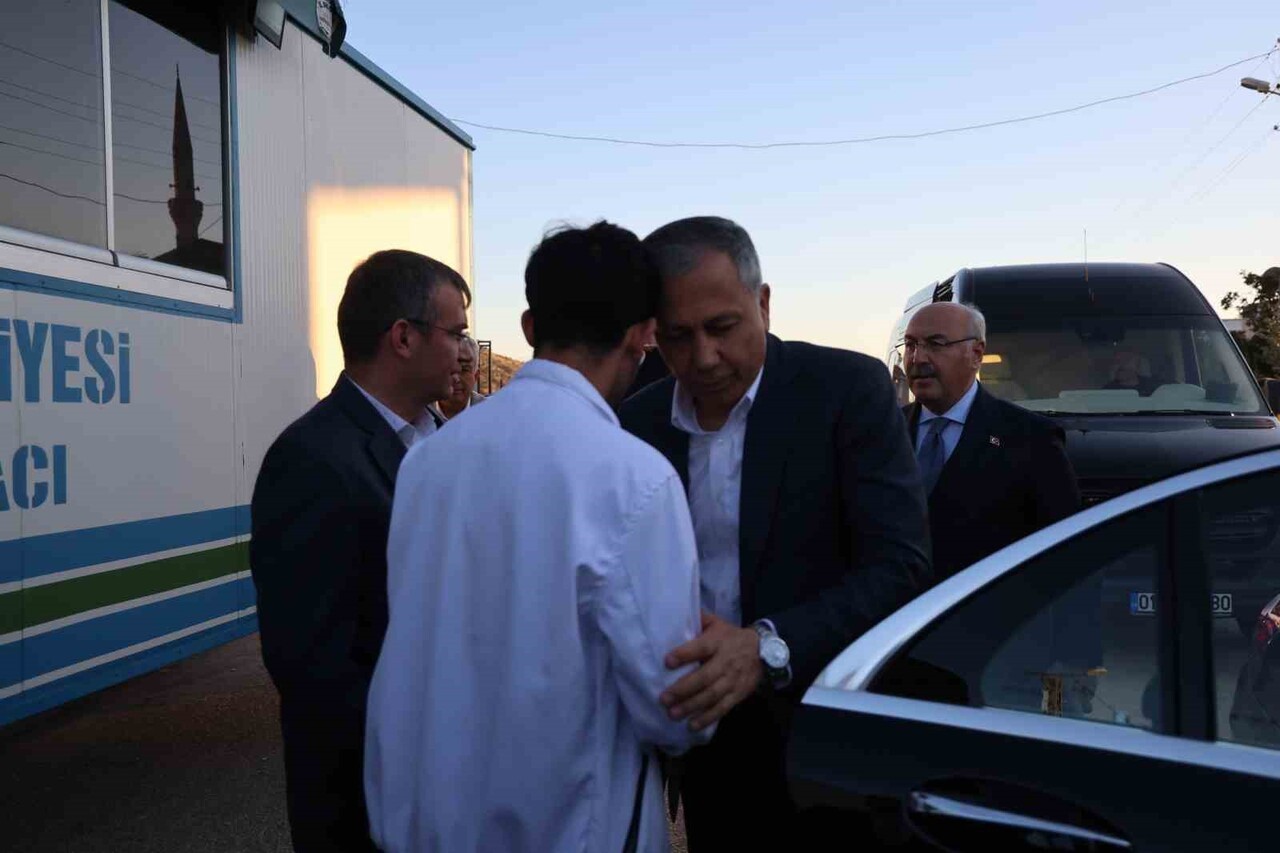 İÇİŞLERİ BAKANI ALİ YERLİKAYA, İÇİŞLERİ BAKANLIĞI HUKUK HİZMETLERİ GENEL MÜDÜRÜ HARUN BAŞIBÜYÜK’ÜN...