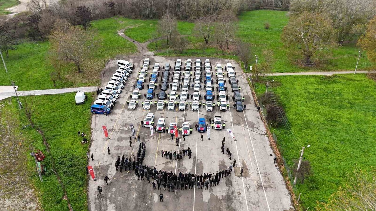 İÇİŞLERİ BAKANLIĞI TARAFINDAN EDİRNE İL EMNİYET MÜDÜRLÜĞÜ'NE 52, İL JANDARMA KOMUTANLIĞI'NA 30...