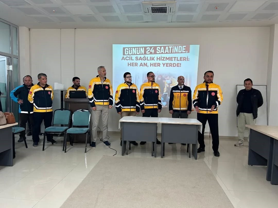 İĞDE’DE 1–7 ARALIK ACİL SAĞLIK HİZMETLERİ HAFTASI KAPSAMINDA, İL SAĞLIK MÜDÜRÜ DR. ÖĞRETİM ÜYESİ...