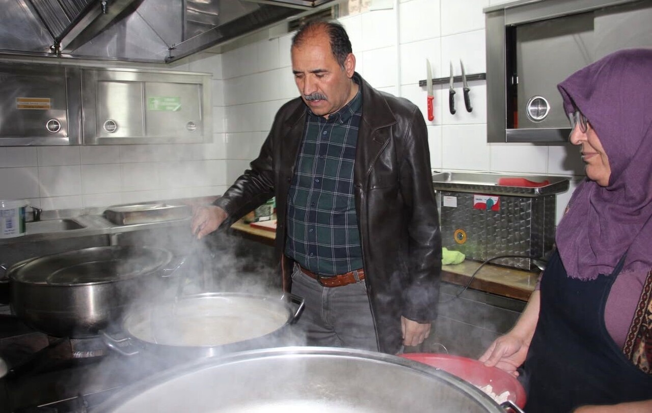 IĞDIR’DA PANSİYON ZİYARETİNDE KORUYUCU EKİPMAN TARTIŞMASI