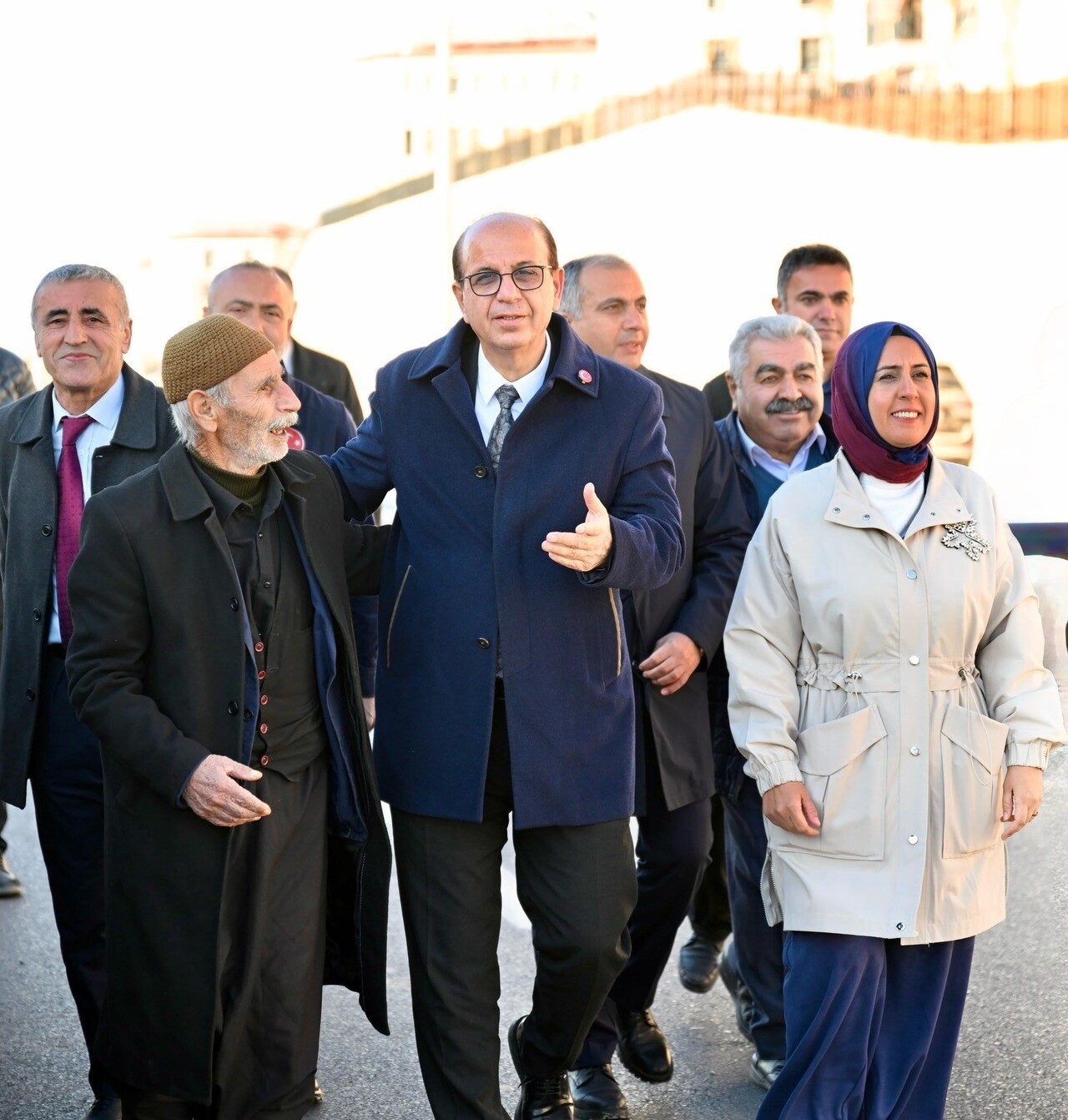 İKİZCE TOKİ KONUTLARINDAKİ TEMİZLİK VE ÇEVRE DÜZENLEME ÇALIŞMALARINI İNCELEYEN YEŞİLYURT BELEDİYE...