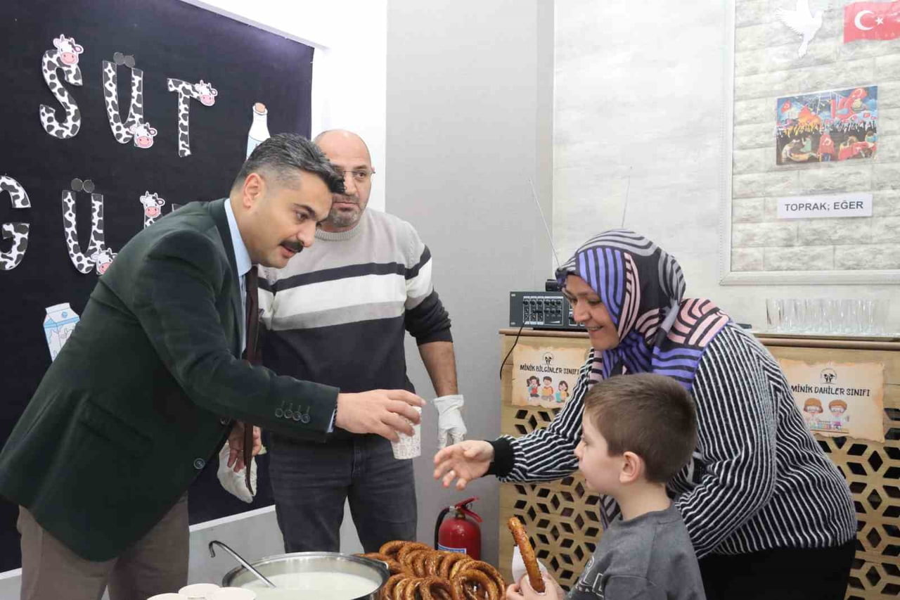 İL MİLLÎ EĞİTİM MÜDÜRÜ FATİH ERDOĞAN, NENE HATUN ANAOKULU’NDA DÜZENLENEN TUTUM, YATIRIM VE TÜRK...