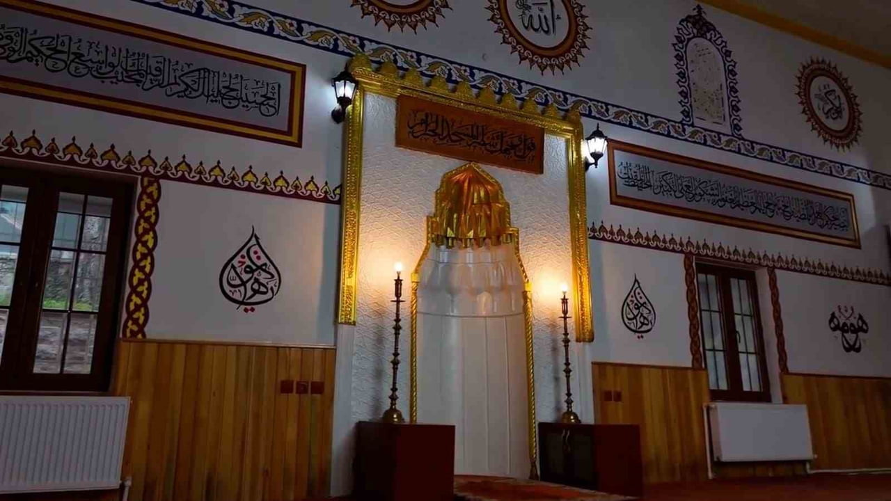 ILICA MUSA PAŞA CAMİİ, YAKLAŞIK 500 YILLIK TARİHİYLE GÜNÜMÜZE KADAR VARLIĞINI KORUDU.