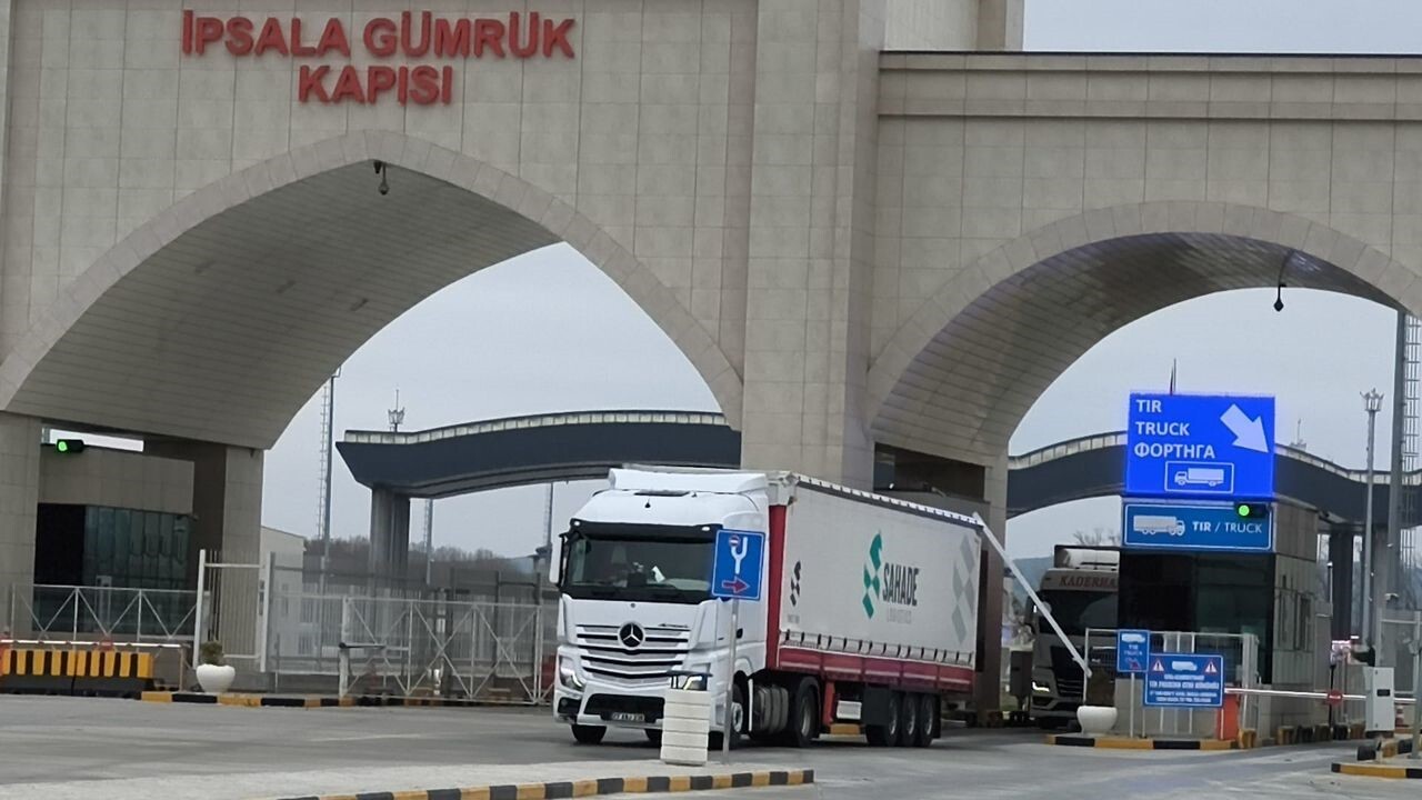 İPSALA SINIR KAPISINDA 7 GÜN SONRA HAREKETLİLİK