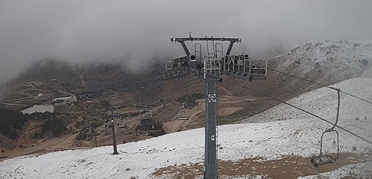 ISPARTA’NIN KIŞ TURİZMİYLE ÖNE ÇIKAN DAVRAZ KAYAK MERKEZİ’NDE ZİRVE VE TESİS ÇEVRESİNDEKİ BİRÇOK...