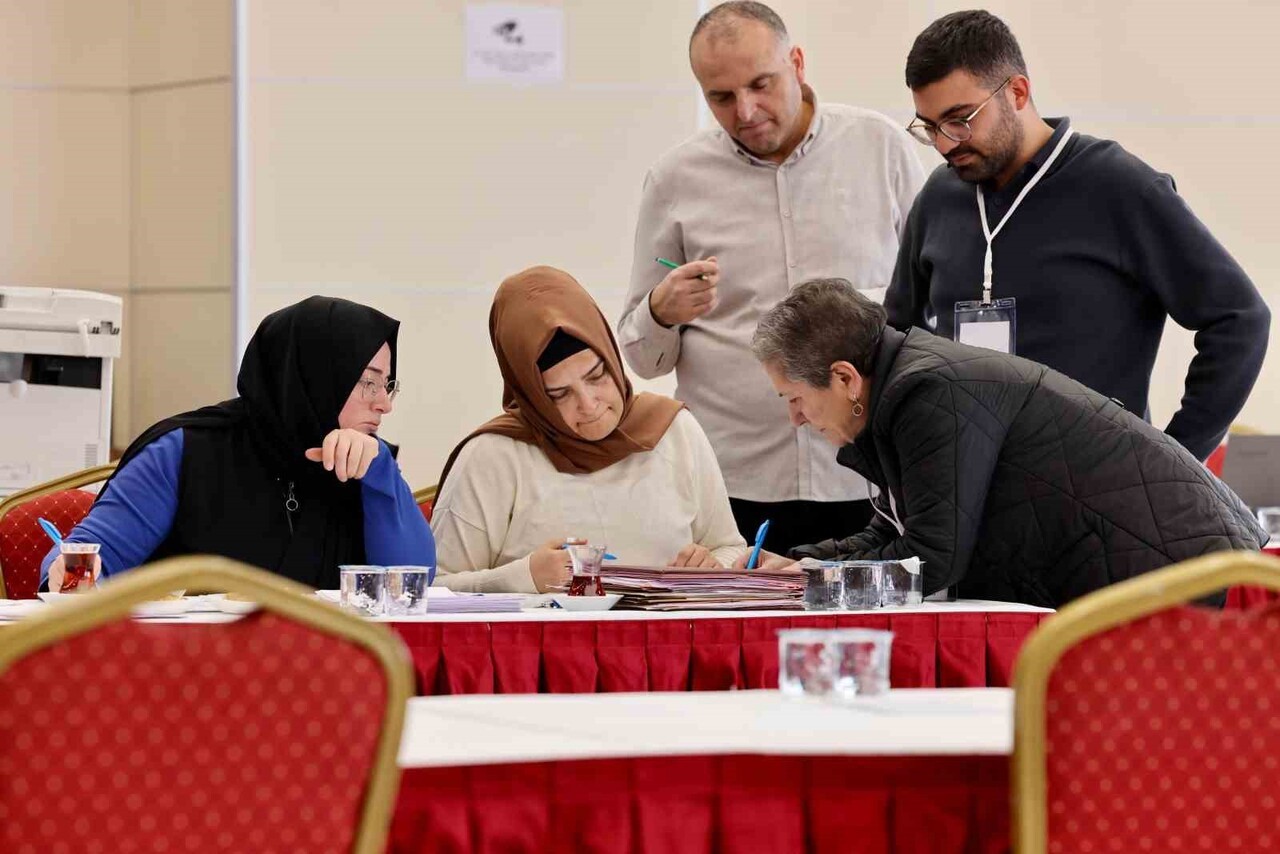 İSTANBUL'DA 'UYGULAMA BAZLI TAKSİ TAŞIMACILIĞI' PROJESİ ÇERÇEVESİNDE 5'İNCİ İHALE YAPILDI. KAPALI...