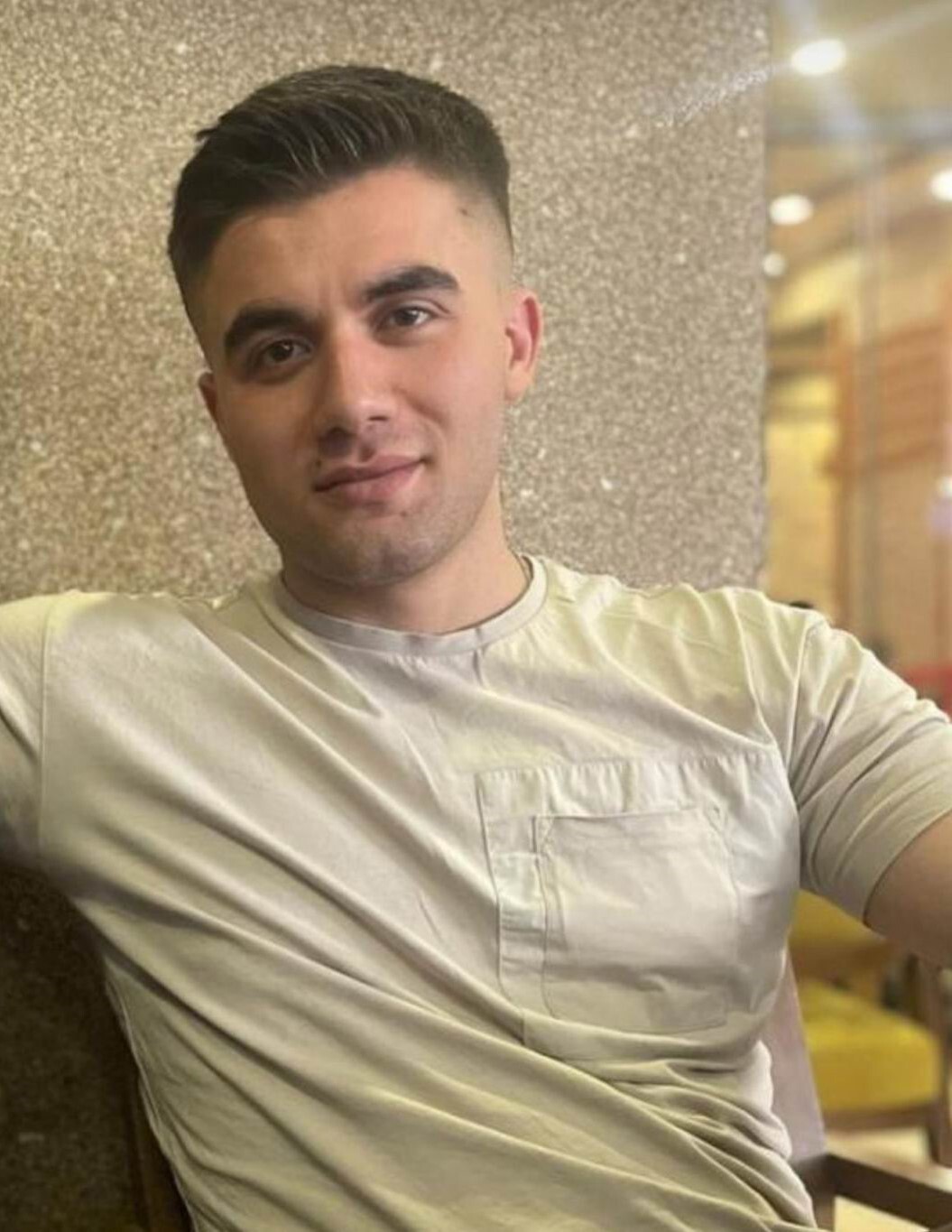 İSTANBUL'UN ÇEKMEKÖY İLÇESİNDE SABAH SAATLERİNDE DÜZENLENEN NARKOTİK OPERASYONU SIRASINDA BASKIN...