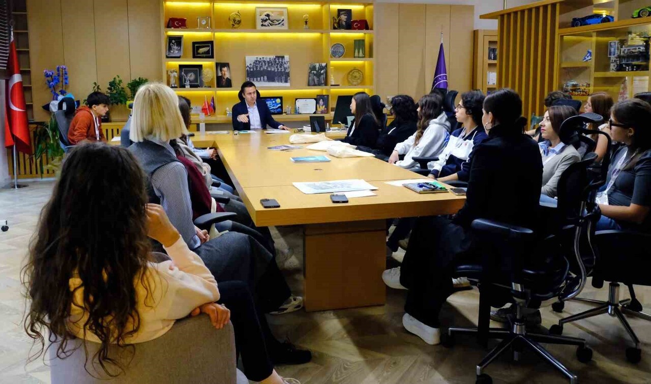 İTALYA'DAN GELEN 20 ÖĞRENCİ VE 4 ÖĞRETMEN, BURSA'DA ŞAHİNKAYA EĞİTİM KURUMLARININ MİSAFİRİ OLDU....