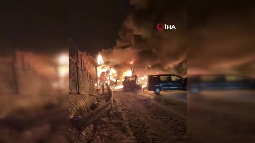 Japonya’nın Gunma eyaletinde yoğun kar yağışı ve buzlanmanın etkisiyle 50 aracın birbirine girdiği...