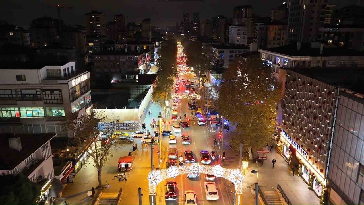 KADIKÖY İLÇE EMNİYET MÜDÜRLÜĞÜ EKİPLERİ TARAFINDAN CADDEBOSTAN SAHİLİ'NDE GERÇEKLEŞTİRİLEN DRON...