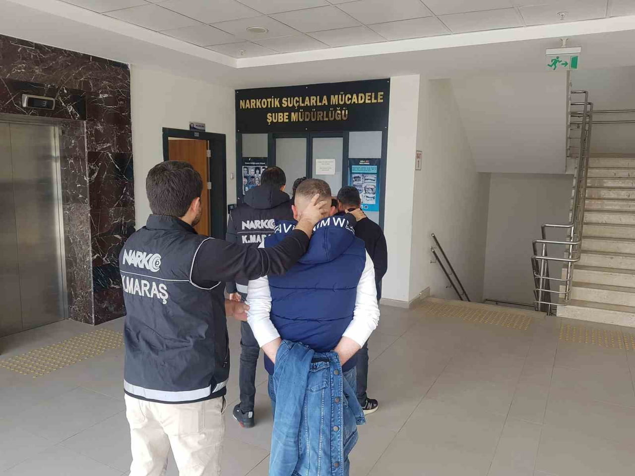 KAHRAMANMARAŞ'TA DÜZENLENEN UYUŞTURUCU VE KAÇAKÇILIK OPERASYONLARINDA ÇOK SAYIDA YASADIŞI MADDE...