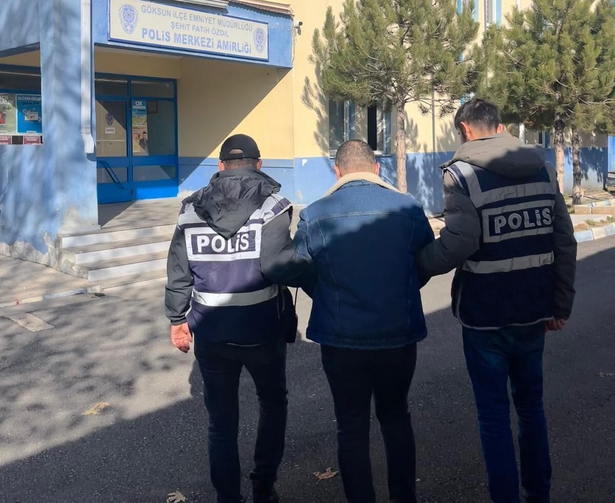 KAHRAMANMARAŞ’IN HAKKINDA KESİNLEŞMİŞ HAPİS CEZASI BULUNAN HÜKÜMLÜ YAKALANDI