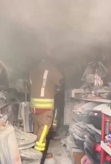 KAHRAMANMARAŞ’TA BİR MOTOSİKLET TAMİRHANESİNDE ÇIKAN YANGIN SÖNDÜRÜLDÜ.