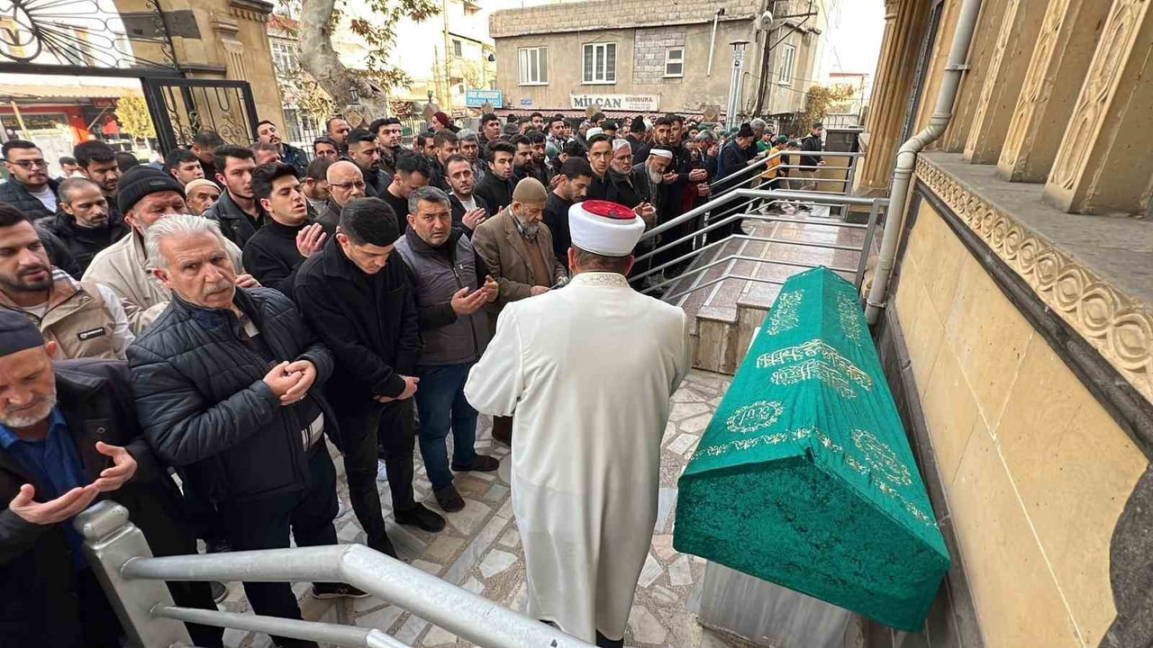 KAHRAMANMARAŞ’TA OTOMOBİLİN MOTOSİKLETE ÇARPMASI SONUCU MEYDANA GELEN TRAFİK KAZASINDA HAYATINI...