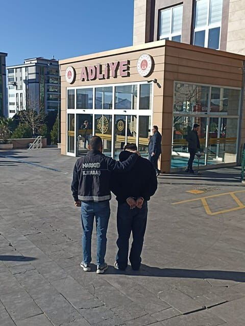 KAHRAMANMARAŞ’TA POLİS EKİPLERİNCE UYUŞTURUCU VE KAÇAKÇILIKLA MÜCADELE KAPSAMINDA GERÇEKLEŞTİRİLEN...