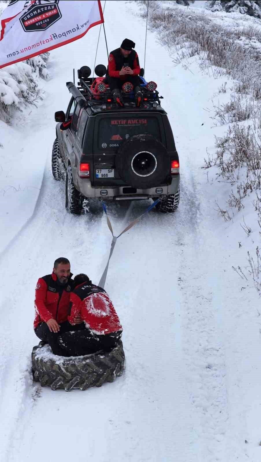 KAMPOFF KASTAMONU KULÜBÜNE BAĞLI OFF-ROAD’CILAR, MEVSİMİN İLK KAR YAĞIŞI SONRASI BEYAZ ÖRTÜYLE...