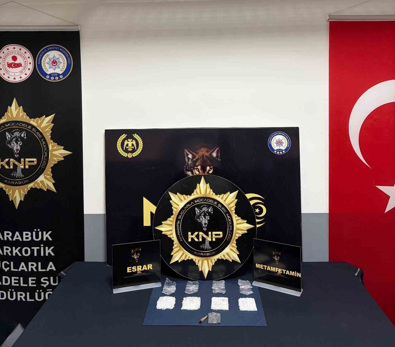 KARABÜK’TE POLİS EKİPLERİNCE DÜZENLENEN OPERASYONLARDA 4 ŞÜPHELİ HAKKINDA İŞLEM YAPILDI, 2 ŞÜPHELİ...