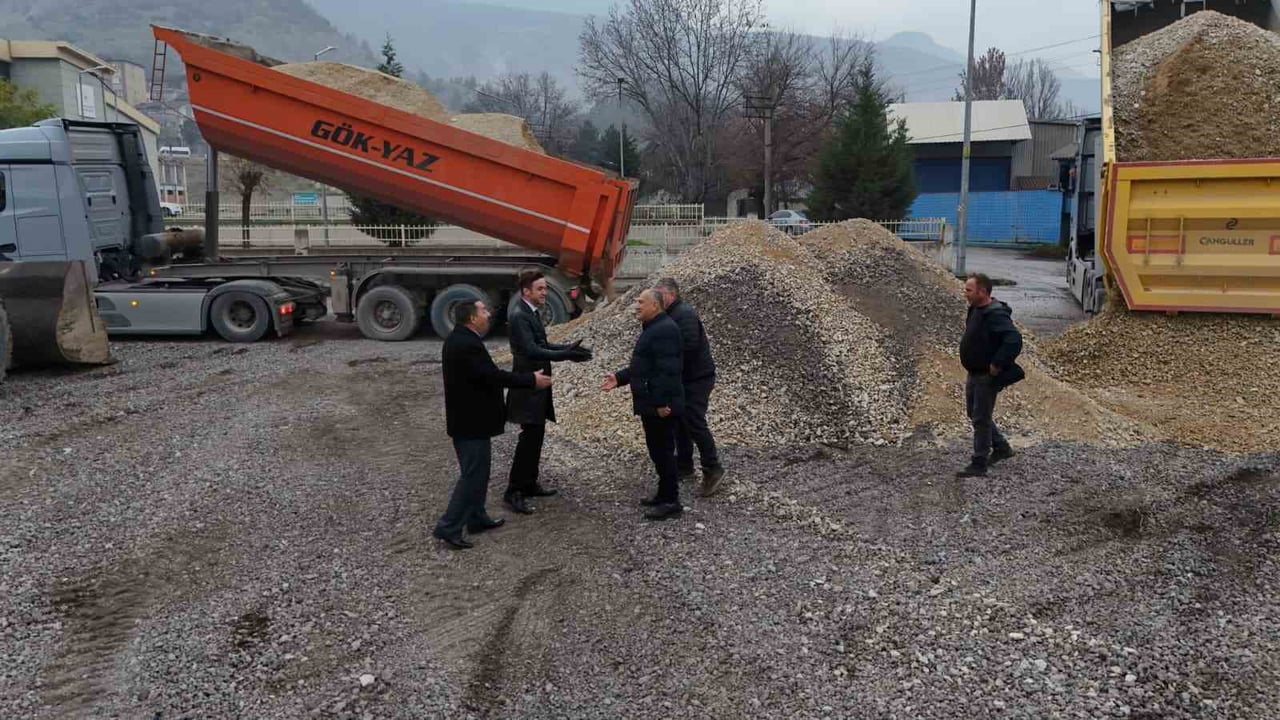 KARABÜK’TE YAPIMINA BAŞLANAN ADALET SARAYI İNŞAATINDA ZEMİN HAZIRLIĞI ÇALIŞMALARI DEVAM EDERKEN...