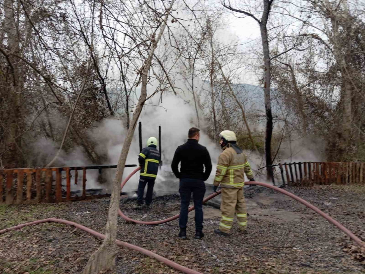 KARABÜK’ÜN SAFRANBOLU İLÇESİNDE ALABALIK TESİSİNE AİT KAMELYA ÇIKAN YANGINDA TAMAMEN YANARAK KÜLE...