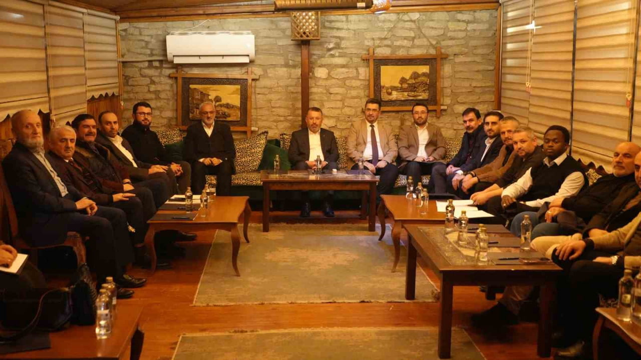 KARABÜK ÜNİVERSİTESİ REKTÖRÜ PROF. DR. FATİH KIRIŞIK, SİVİL TOPLUM KURULUŞLARIYLA YAPILAN...