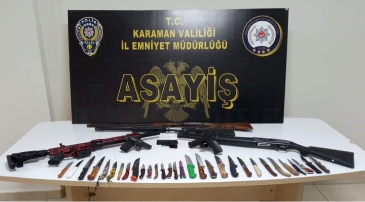 KARAMAN'DA POLİSİN KENT MERKEZİNDE YÜRÜTTÜĞÜ ASAYİŞ UYGULAMALARI ARALIKSIZ DEVAM EDİYOR. YAPILAN...