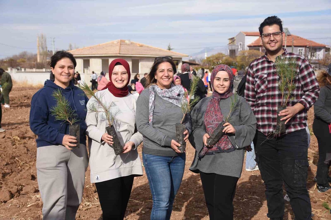 KARAMANOĞLU MEHMETBEY ÜNİVERSİTESİ (KMÜ) SAĞLIK BİLİMLERİ FAKÜLTESİ FİKRİNE SAĞLIK TOPLULUĞU, GENÇ...