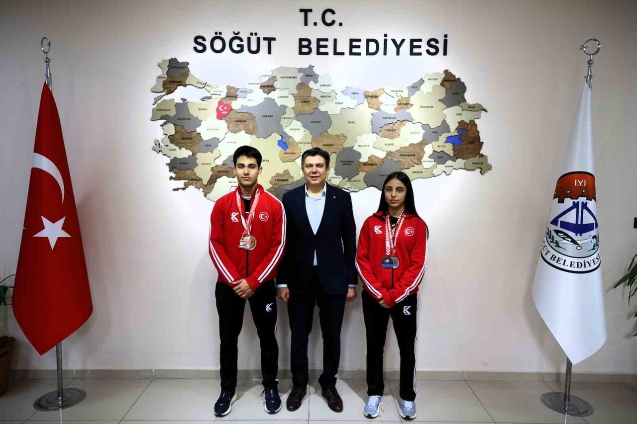 KARATECİLER BAŞKAN DURGUT İLE BİR ARAYA GELDİ