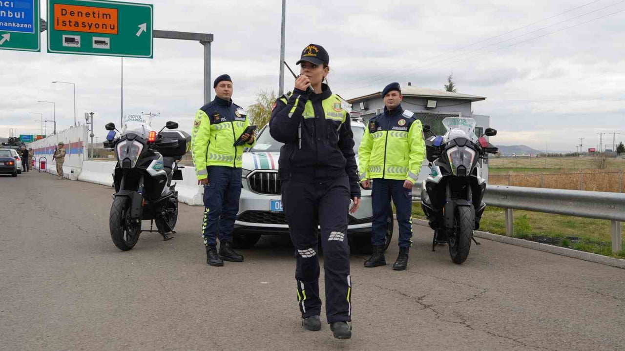 KARAYOLLARINDA GÖREVLİ JANDARMA OTOYOL TİMLERİ, SORUMLULUK BÖLGELERİNDE MEYDANA GELEBİLECEK TÜM...