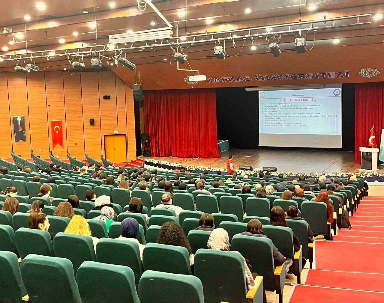 KARS’TA ÖĞRENCİLERE TERÖRLE MÜCADELE BİLGİLENDİRMESİ YAPILDI(KARS-İHA)