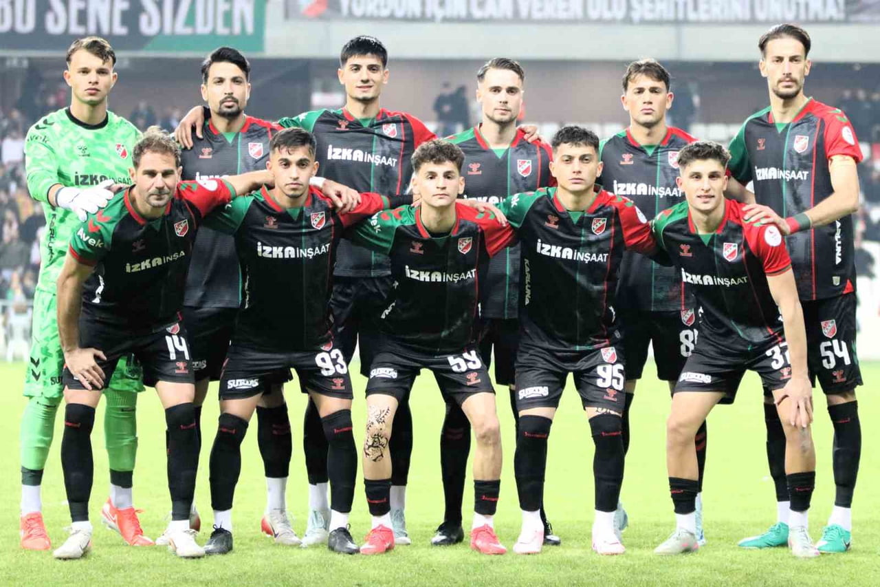 KARŞIYAKA, TFF 3. LİG 4. GRUP’TA İLK DEVRENİN SON MAÇINDA TİRE 2021 FK’YI 2-1 MAĞLUP EDEREK ARAYA...