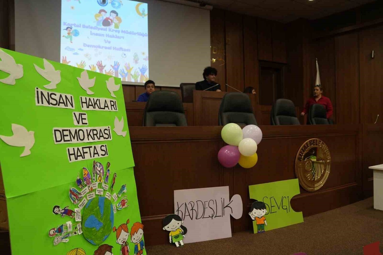 KARTAL BELEDİYESİ’NE BAĞLI KREŞLERDE 10 ARALIK İNSAN HAKLARI VE DEMOKRASİ HAFTASI NEDENİYLE...